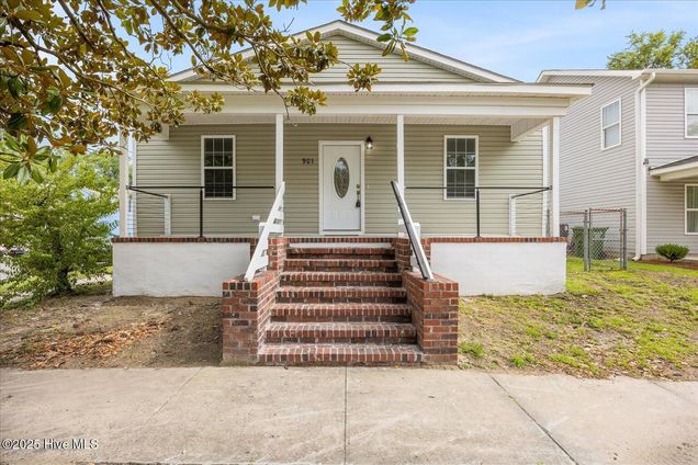 901 Walnut Street Wilmington, NC House Active - Photo 1 of 43. Opens carousel modal