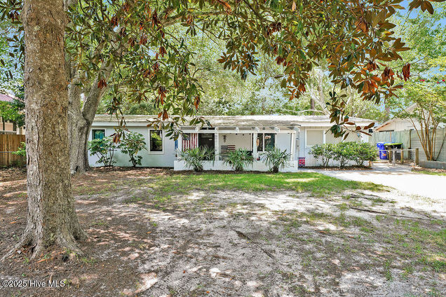 304 E Leonard Street