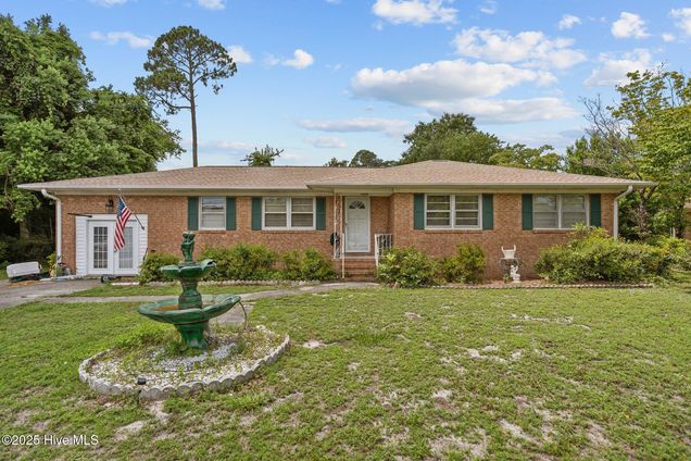 635 N College Road