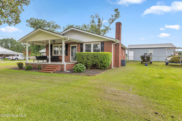 840 S Nc Highway 111 Chinquapin, NC House Active - Photo 1 of 31. Opens carousel modal