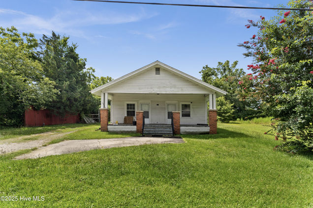 447 W Main Street Magnolia, NC House Active - Photo 1 of 35. Opens carousel modal