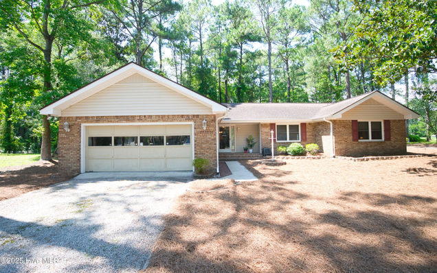 16 E Pine Court Calabash, NC House Active - Photo 1 of 47. Opens carousel modal