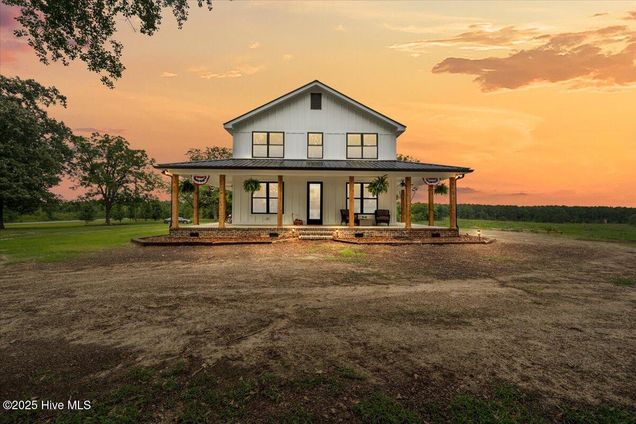 1726 Old Cheraw Highway