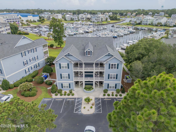 2555 St James Drive Unit 104