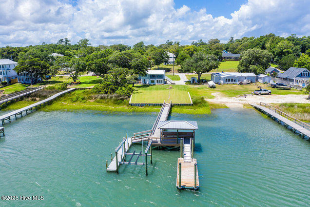 1475 Kings Landing Road