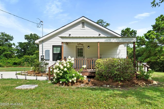 318 Bond Lane