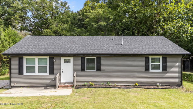 816 Lincoln Drive Rocky Mount, NC House Active - Photo 1 of 27. Opens carousel modal