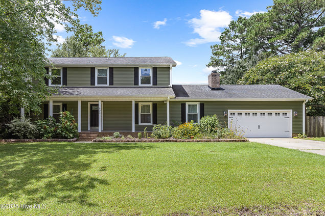 403 Scotsdale Drive Jacksonville, NC House Active - Photo 1 of 31. Opens carousel modal