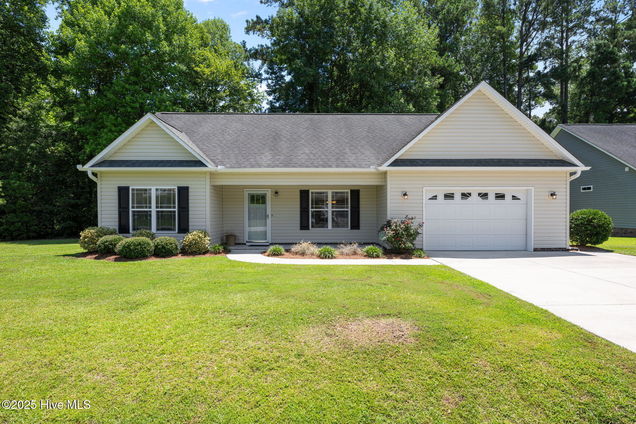 403 Satterfield Drive New Bern, NC House Active - Photo 1 of 44. Opens carousel modal