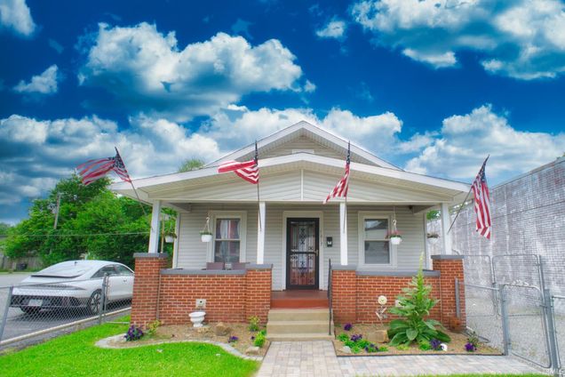 1617 S Kentucky Evansville, IN House Sold - Photo 1 of 21. Opens carousel modal