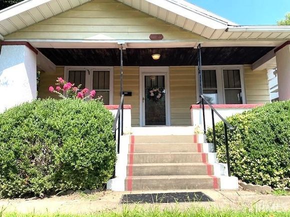 2725 Marion Evansville, IN House Active - Photo 1 of 19. Opens carousel modal