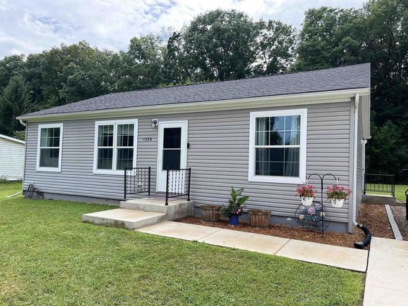 1326 Gable