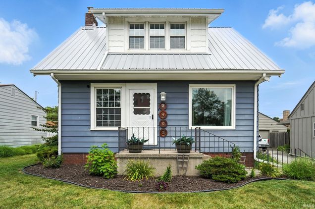 2402 Cambridge