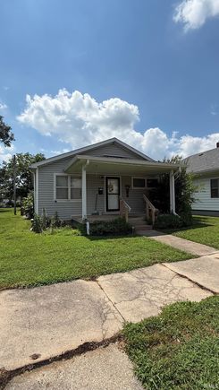 9 E Reel Vincennes, IN House Active - Photo 1 of 8. Opens carousel modal