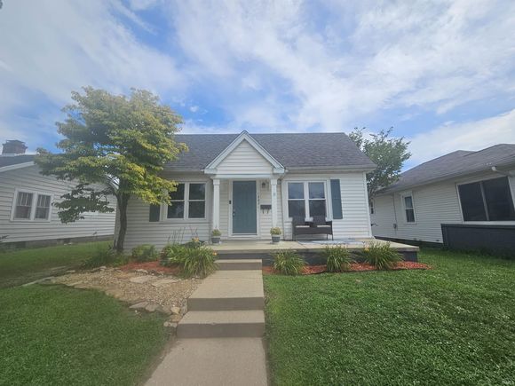 1307 N Upper Vincennes, IN House Active - Photo 1 of 21. Opens carousel modal