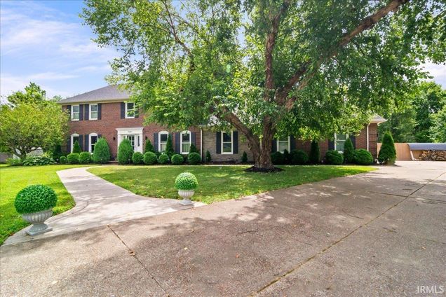7861 Brookridge Evansville, IN House Active - Photo 1 of 36. Opens carousel modal