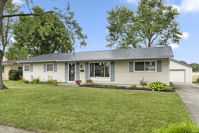 7522 Pinedale Fort Wayne, IN House Active - Photo 1 of 36. Opens carousel modal