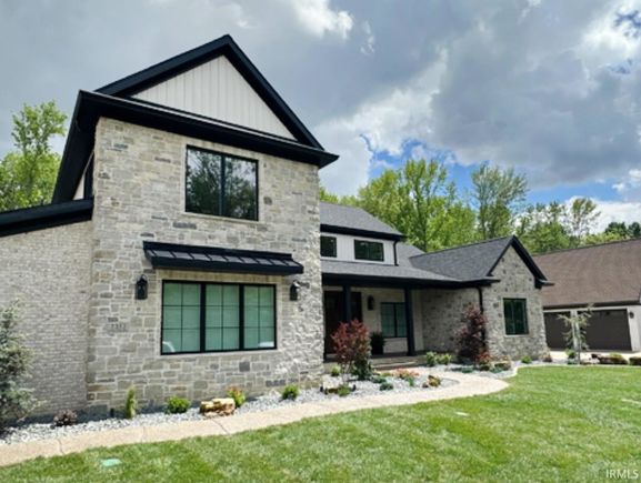 2252 Victoria Woods