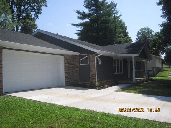 4308 E Maple Manor