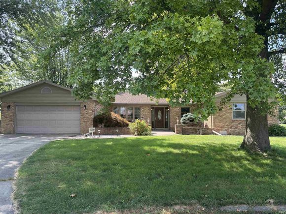 556 Jonathan Way Lafayette, IN House Active - Photo 1 of 32. Opens carousel modal