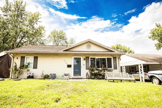 5304 Warren Evansville, IN House Active - Photo 1 of 25. Opens carousel modal