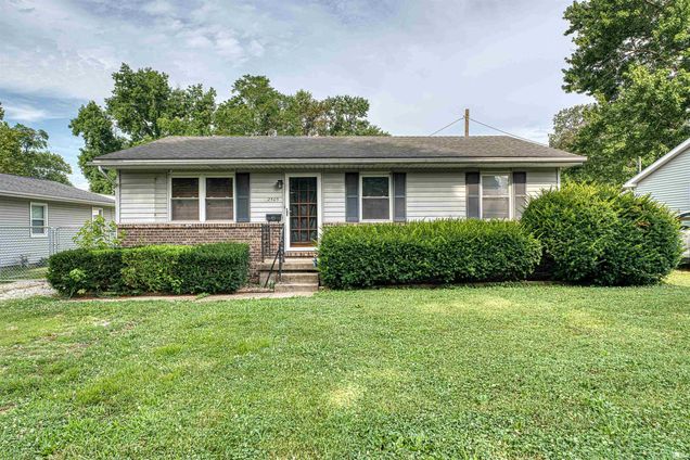 2505 Jeanette Evansville, IN House Active - Photo 1 of 23. Opens carousel modal