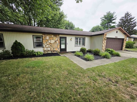 2205 W Bryden