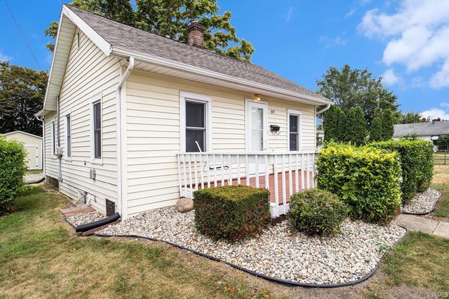 607 Berlin Mishawaka, IN House Active - Photo 1 of 20. Opens carousel modal