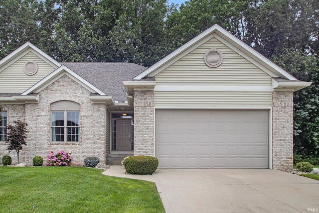 209 River Park Middlebury, IN Condo Active - Photo 1 of 25. Opens carousel modal