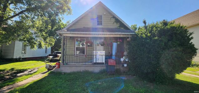 619 Johnson South Bend, IN House Active - Photo 1 of 14. Opens carousel modal