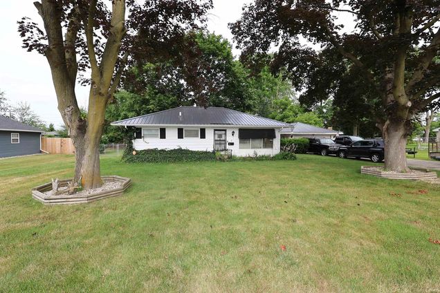 2219 Roys Elkhart, IN House Active - Photo 1 of 14. Opens carousel modal