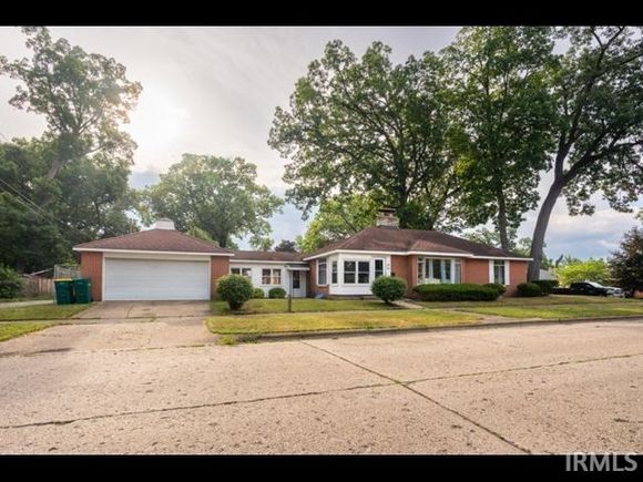 808 Webster Mishawaka, IN House Active - Photo 1 of 18. Opens carousel modal