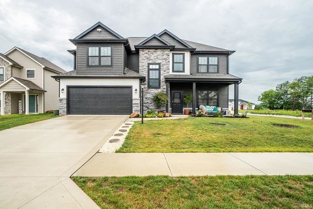1043 Arthur Heights Fort Wayne, IN House Active - Photo 1 of 30. Opens carousel modal