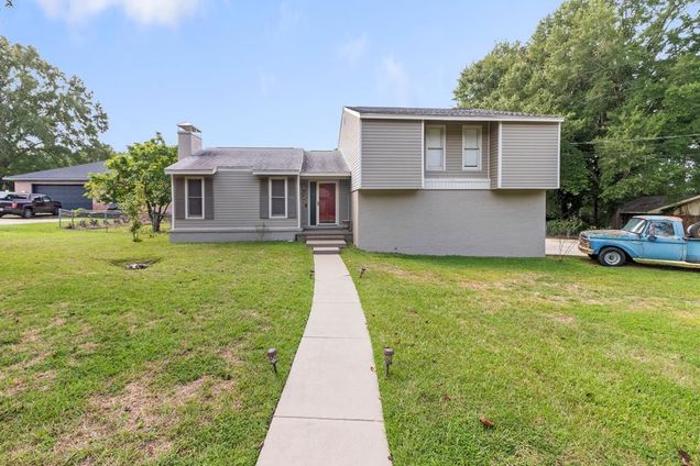 2109 Centenial Drive