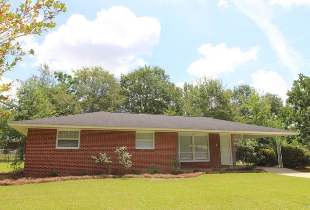 1125 Garden Ln