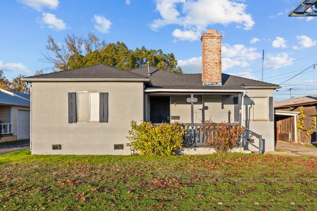 2133 Marconi Avenue Sacramento, CA Multifamily Active - Photo 1 of 16. Opens carousel modal