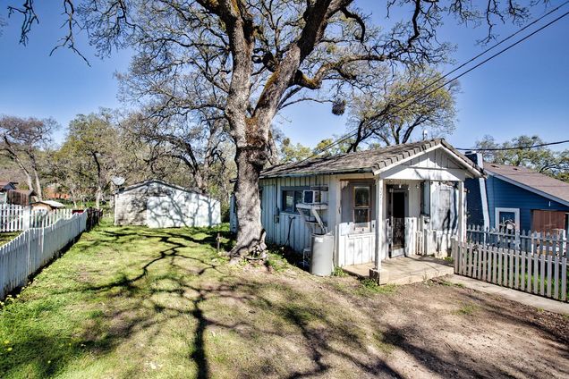 271 E Daphne Street