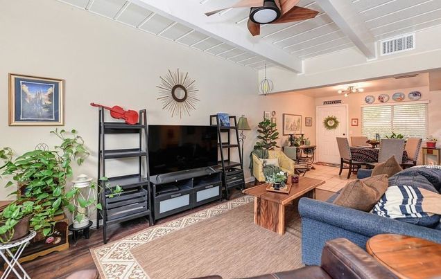 6038 Shadow Lane