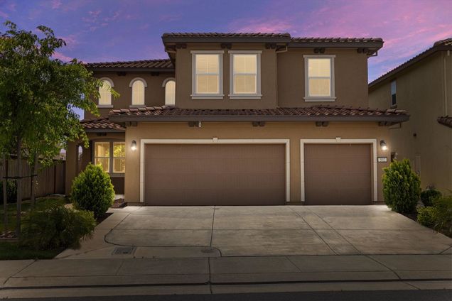 502 Chagall Lane