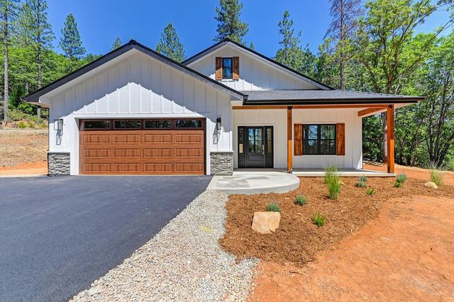 5569 Crestline Drive