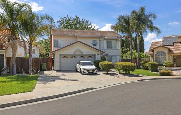 881 Lassen Court
