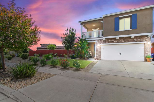 4373 Strathmore