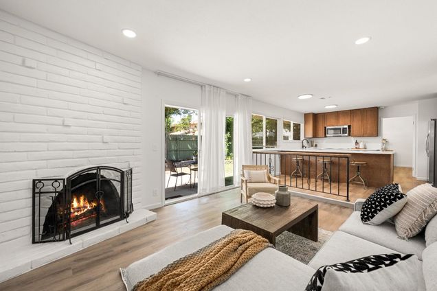 8373 La Riviera Drive