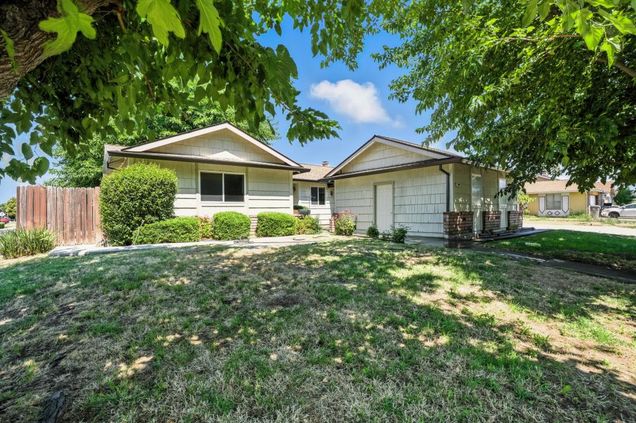 8148 Golden Field Way Sacramento, CA House Active - Photo 1 of 45. Opens carousel modal