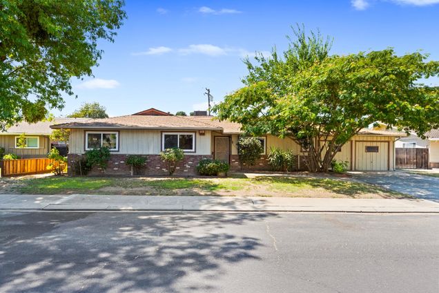 1418 Cypress Avenue