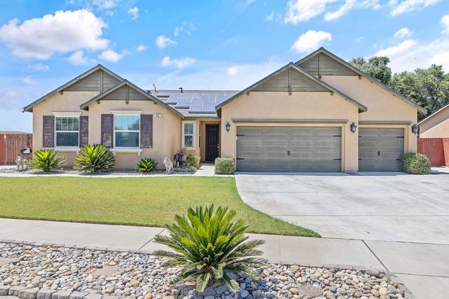 863 Legacy Drive