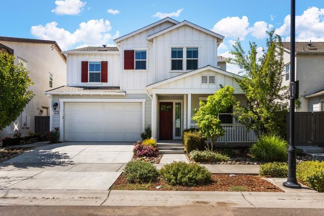 1010 Forbes Lane