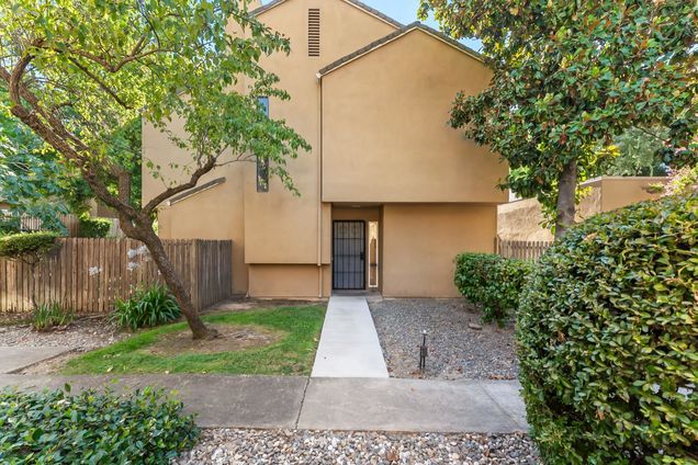 7427 Sunrise Boulevard