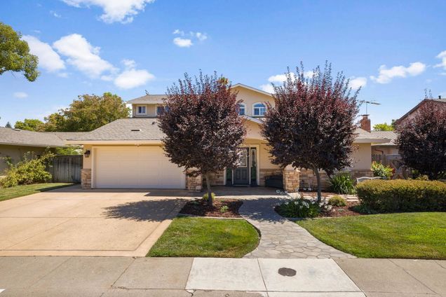 2329 Rogue River Drive