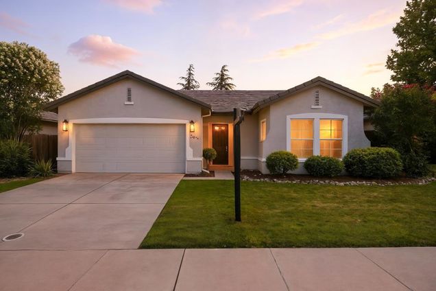 2912 Red Clover Way